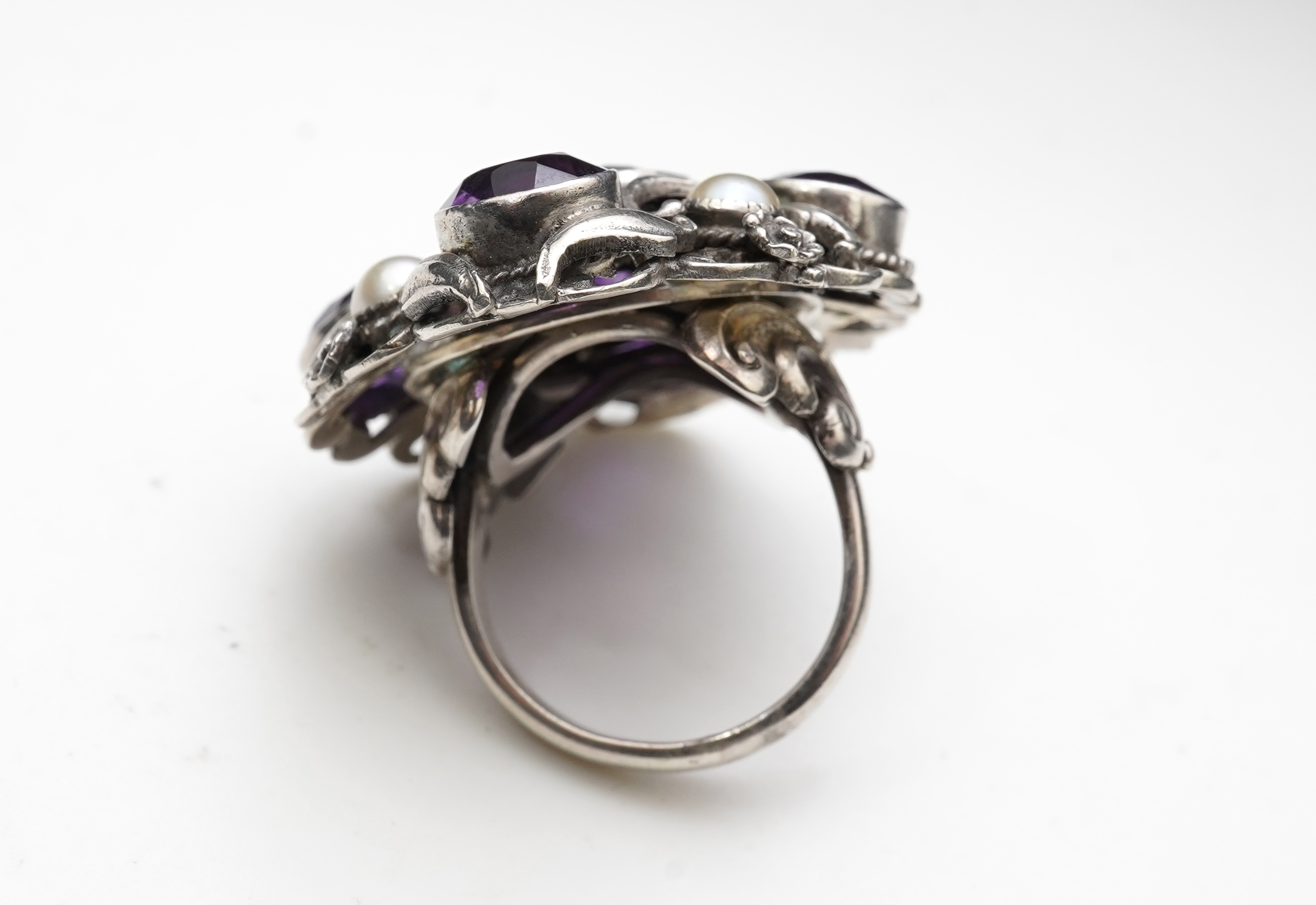 An amethyst and pearl ring